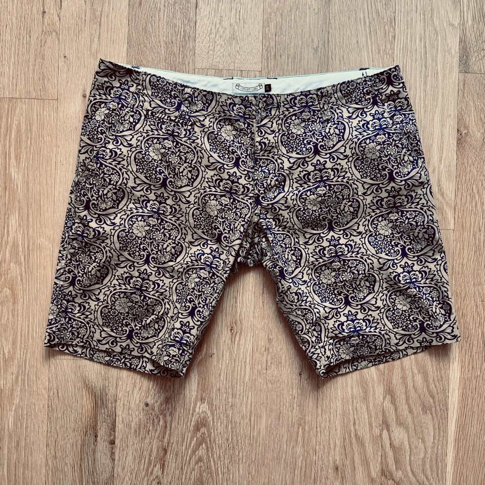 Oxford Lads shorts. Patterned print (tan + navy). Waist: 34”